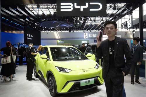 Cú sốc giá dầu mở ra cơ hội cho các hãng xe điện Trung Quốc