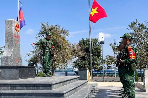 Chung tay giữ bình yên nơi tuyến đầu