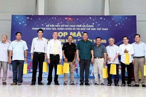 Họp mặt kỷ niệm 80 năm Ngày truyền thống thể dục, thể thao Việt Nam