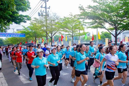 Hơn 700 người tham gia ngày chạy Olympic phường An Khê