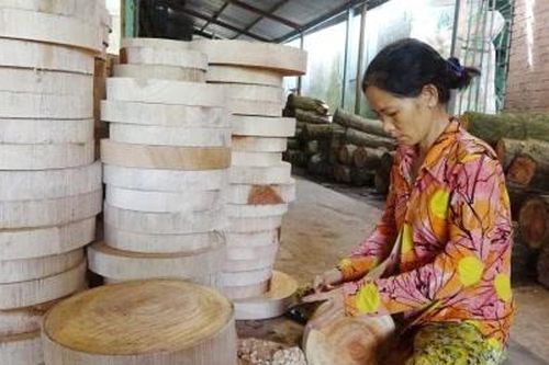 Tìm về Làng nghề thớt gỗ Định An