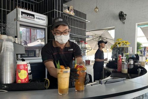 Đồng Tháp: Thời tiết nắng nóng, thực phẩm giải nhiệt hút khách