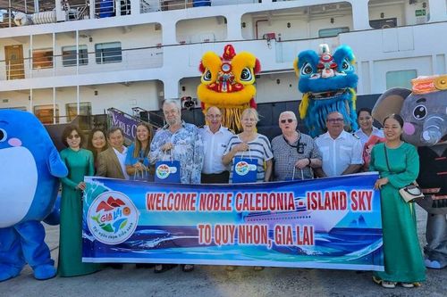 Tàu du lịch quốc tế ISLAND SKY cập Cảng Quy Nhơn