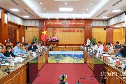 Lãnh đạo UBND tỉnh làm việc với chủ đầu tư dự án Khách sạn, sân golf Hoàng Đồng - Lạng Sơn