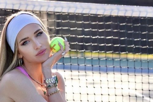 Ashley Harkleroad: Từ ngôi sao tennis hạng 39 thế giới đến biểu tượng gợi cảm ở tuổi 40
