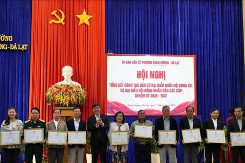 Phường Xuân Hương - Đà Lạt khen thưởng 70 tập thể, cá nhân tiêu biểu trong công tác bầu cử