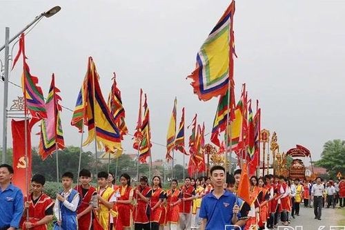 Rộn rã hội làng ở ngôi đình trên 300 năm tuổi
