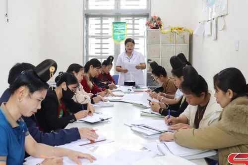 Quan tâm 'giữ chân' y tế bản