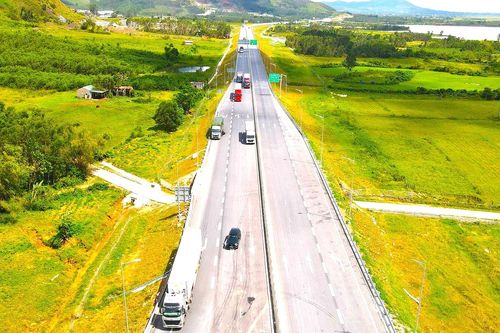 Khẩn trương khắc phục hư hỏng trong thời gian bảo hành tại 2 tuyến cao tốc qua miền Trung