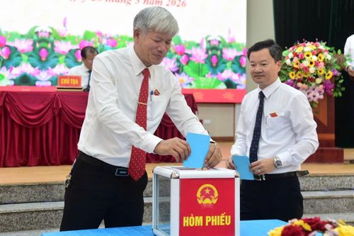 Kỳ họp thứ nhất HĐND xã Ứng Thiên: Kiện toàn nhân sự