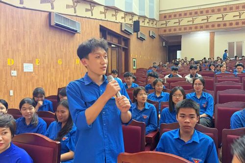 Đoàn Khối UBND tỉnh tổ chức 'Đêm điện ảnh: Hành trình tuổi trẻ của Bác'
