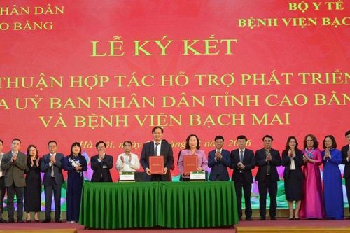 UBND tỉnh và Bệnh viện Bạch Mai ký kết thỏa thuận hợp tác hỗ trợ phát triển y tế