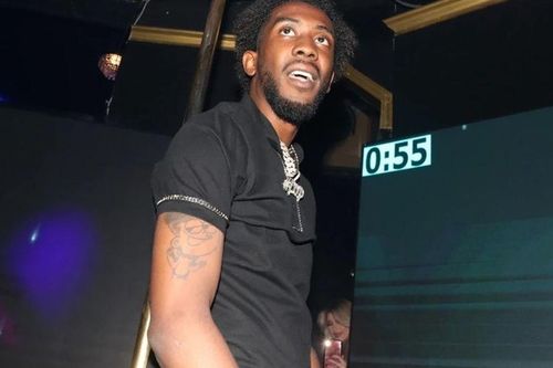 Nam ca sĩ kiêm rapper đình đám bị bắt tạm giam vì hành hung bạn gái cũ khiến người hâm mộ bàng hoàng