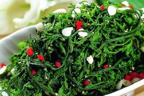 Từng mọc đầy ven suối, bị xem là 'rau cứu đói', nay đổi vai thành đặc sản được săn lùng với giá không rẻ