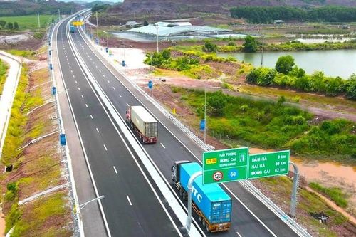 Tiếp tục bổ sung quy hoạch các tuyến đường bộ kết nối với sân bay, cảng biển