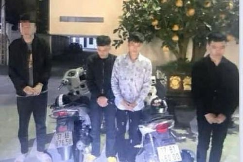 Bắt 3 đối tượng giả danh tổ cảnh sát tuần tra để cưỡng đoạt tài sản người đi đường