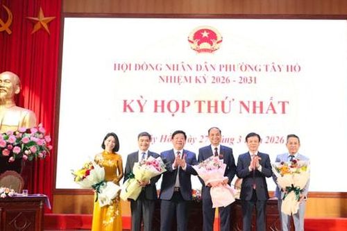 Đồng chí Nguyễn Đình Khuyến giữ chức Chủ tịch HĐND phường Tây Hồ khóa II