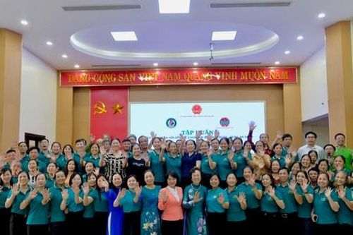 Mỗi người nông dân, hội viên phụ nữ là một 'đại sứ tiêu dùng xanh'