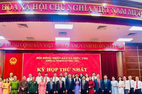 Kỳ họp thứ nhất khóa 2 HĐND xã Phúc Thọ bầu các chức danh chủ chốt