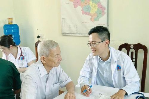 Sa sút trí tuệ và gánh nặng âm thầm phía sau mỗi gia đình