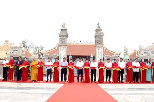 Di tích quốc gia Mộ và Đền thờ Lê Đức Tuy đón khách sau tu bổ