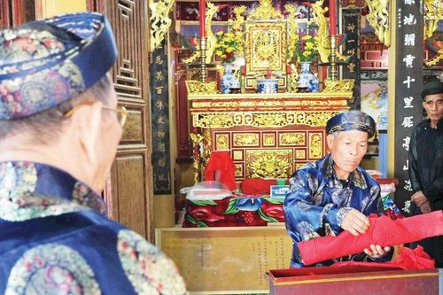 Những người 'lưu giữ' văn hóa làng
