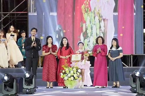 Nữ sinh Hải Phòng thắng hàng loạt hạng mục tại Giải thưởng Búp sen vàng 2026