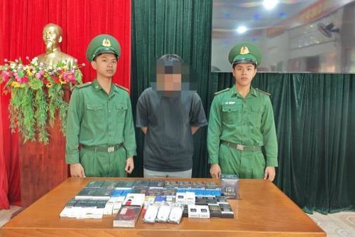 Đồn Biên phòng Hải Vân xử phạt trường hợp mua bán thuốc lá điện tử trái phép