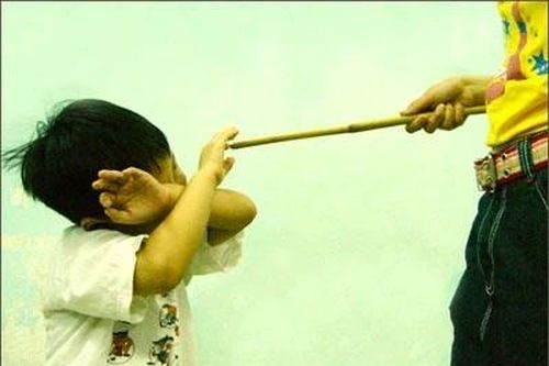 Cà Mau báo cáo vụ phụ huynh tự 'giao kèo' dùng roi đánh học sinh