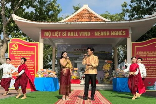 An Giang tưởng niệm 64 năm ngày nữ anh hùng LLVT Nhân dân Neáng Nghés hy sinh