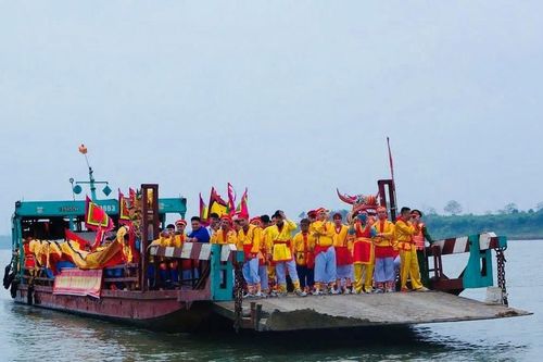 Lễ hội Chử Đồng Tử - Tiên Dung năm 2026 thu hút đông đảo người dân và du khách thập phương