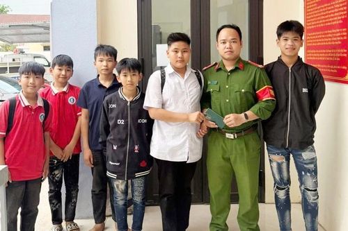 Liên tiếp trả của rơi, học sinh Bắc Ninh khiến cộng đồng ấm lòng