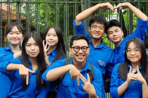 Nam sinh '3 tốt' được kết nạp Đảng ở tuổi 18