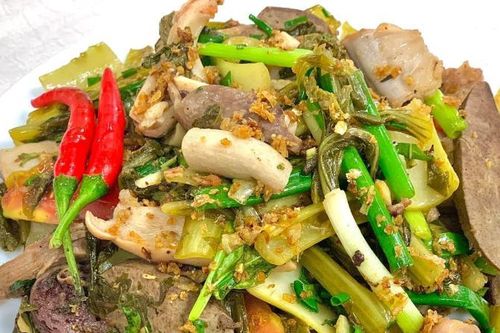 4 nhóm người không nên 'động đũa' món lòng xào dưa