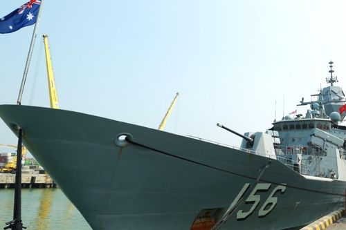 Tàu Hải quân Hoàng gia Australia thăm Đà Nẵng