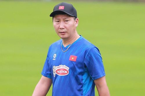 HLV Kim Sang Sik nhận tin không vui trước trận tái đấu Malaysia