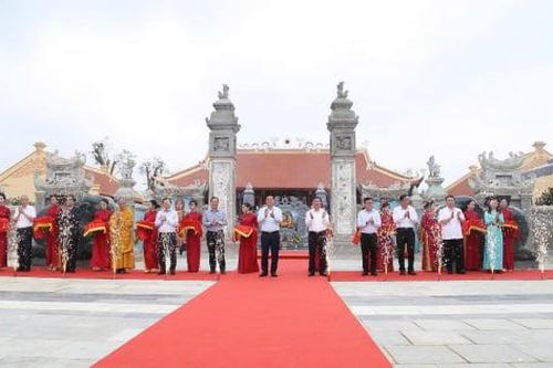 Khánh thành di tích mộ và đền thờ Lê Đức Tuy