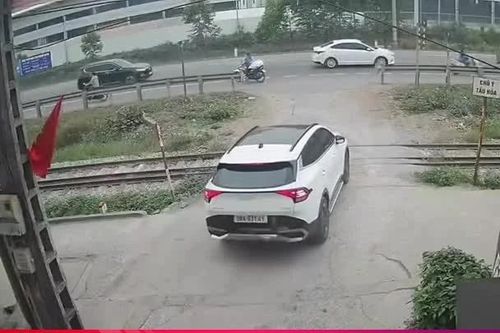 Tự mở lối đi qua đường sắt có thể bị phạt tới 40 triệu đồng