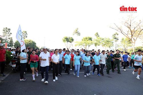 TP Hồ Chí Minh: Trên 500 người tham gia Ngày chạy Olympic vì sức khỏe toàn dân