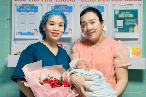 Ca sinh đặc biệt với bé trai chào đời nặng 5,1 kg