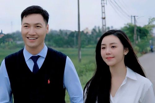 Mạnh Trường đăng ảnh tình tứ bên Quỳnh Kool tại quê nhà nữ diễn viên