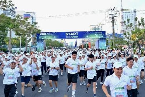 Hơn 800 vận động viên sôi nổi chạy hưởng ứng Giờ Trái đất 2026