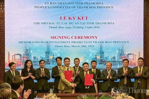 Thanh Hóa trao quyết định đầu tư 28 dự án, ký kết 14 biên bản ghi nhớ