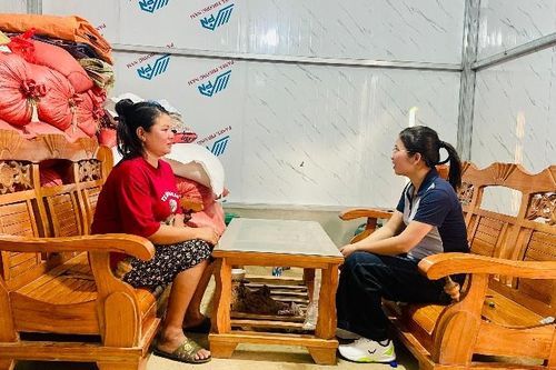 Giúp đồng bào La Hủ an cư