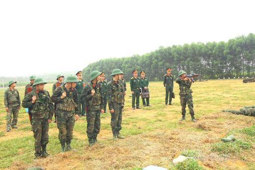 Quân khu 2 kiểm tra công tác huấn luyện chiến sĩ mới tại Trung đoàn 247