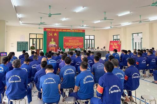 Khai giảng lớp giáo dục chính trị và dạy nghề cho học viên Cơ sở cai nghiện ma túy