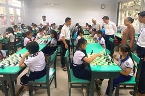 Hơn 200 học sinh tiểu học tham gia giải cờ vua tranh cúp Hương Giang