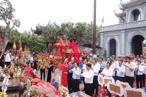 Khai mạc lễ hội đền thờ quan lớn Tuần Tranh ở Hải Phòng