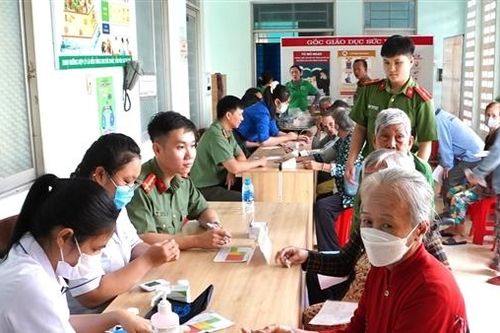 Lan tỏa nhiều hình ảnh đẹp nghĩa tình về người CBCS Công an Tây Ninh