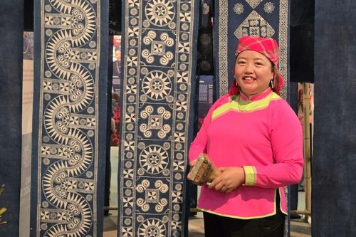 'Gieo xanh nơi đỉnh mây' - Tôn vinh vai trò phụ nữ vùng cao